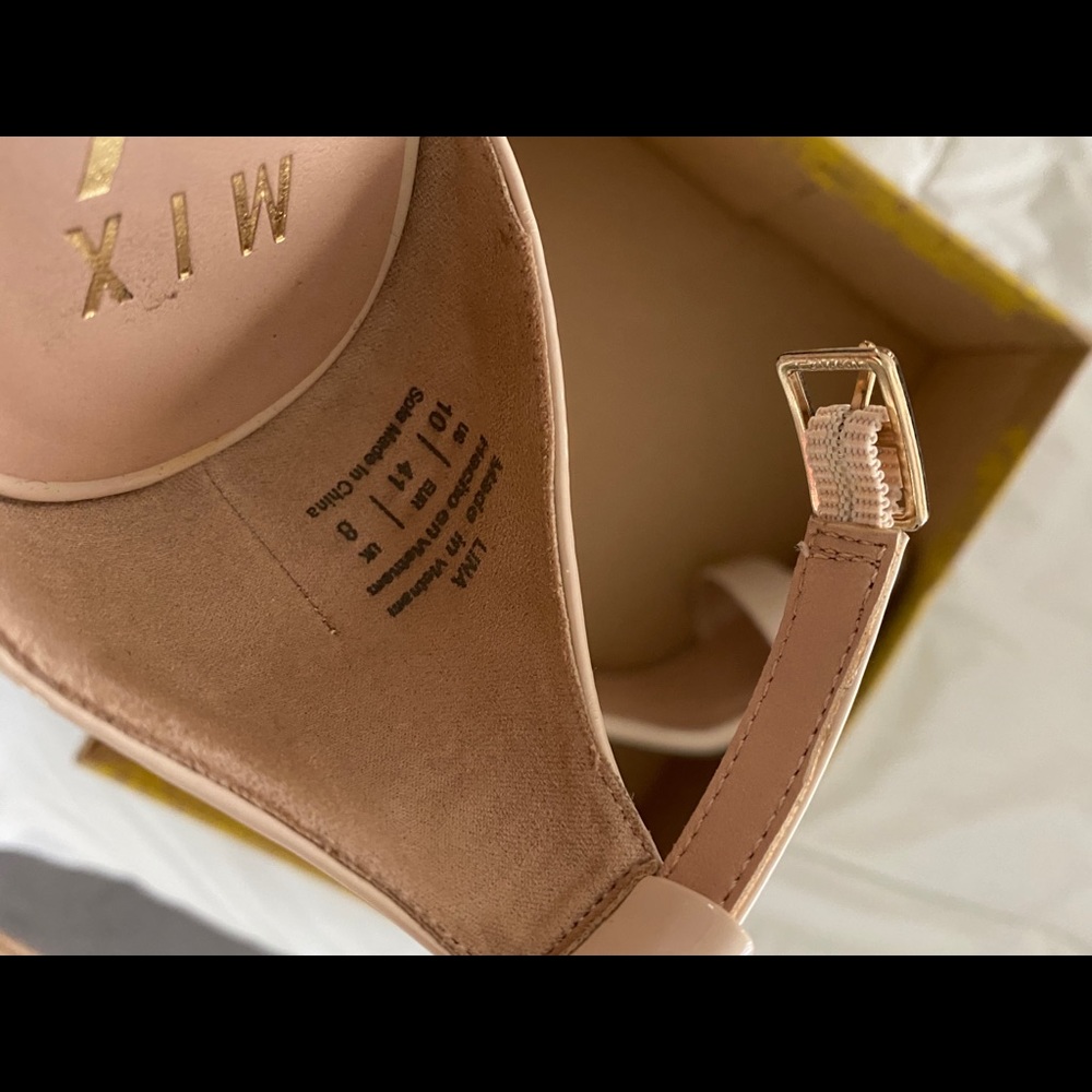 Heels - Picture 3 of 3